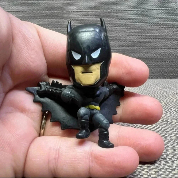 DC Batman without Stand and Base 2" Tall Super Hero PVC Figure Blip Toys - Picture 3 of 3